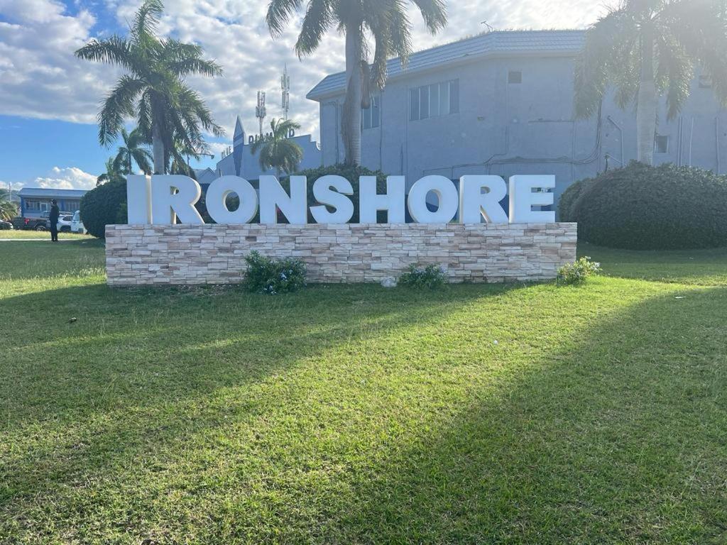 Ironshore Seaview Apartamento Montego Bay Exterior foto